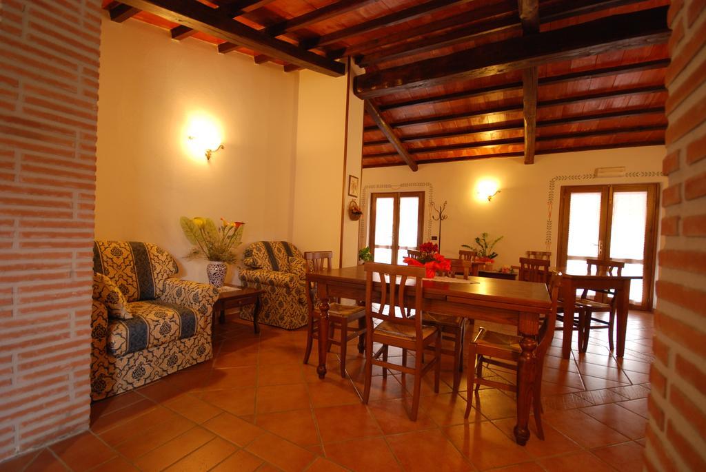 Agriturismo La Baroncella 몬테메라노 외부 사진
